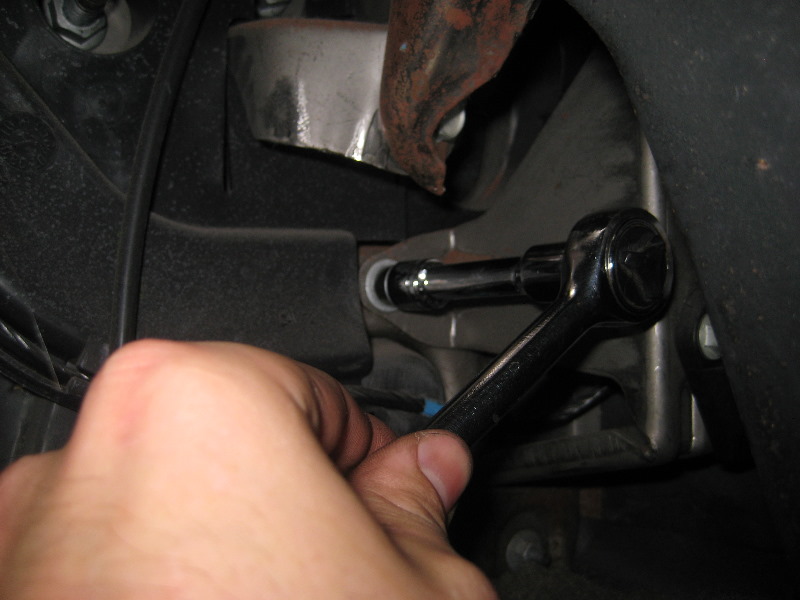 2000-2006-GM-Chevrolet-Tahoe-Intermediate-Steering-Shaft-Replacement-Guide-005