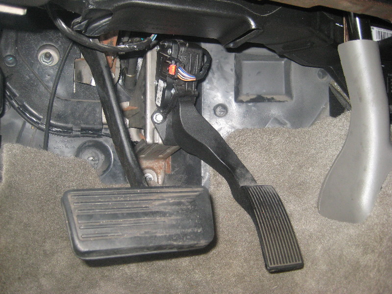 2000-2006-GM-Chevrolet-Tahoe-Intermediate-Steering-Shaft-Replacement-Guide-071