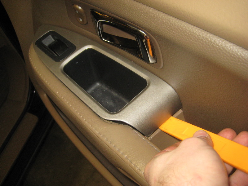 2003-2008-Honda-Pilot-Interior-Door-Panel-Removal-Guide-005