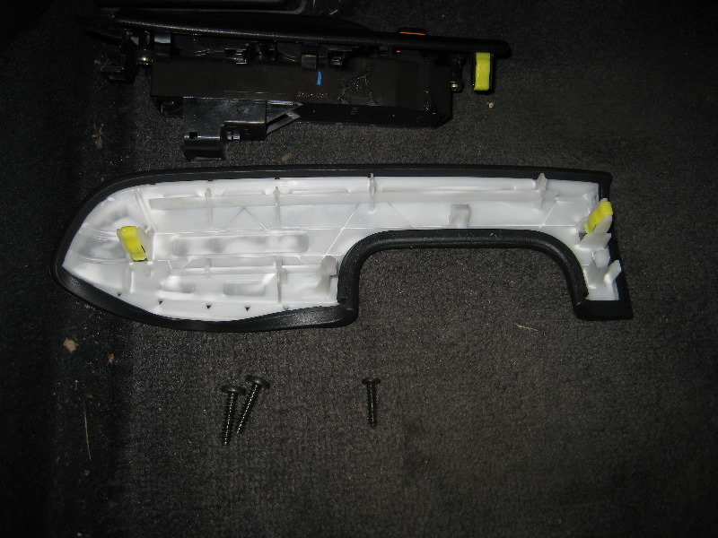 2003-2008-Toyota-Corolla-Door-Panel-Removal-Guide-013