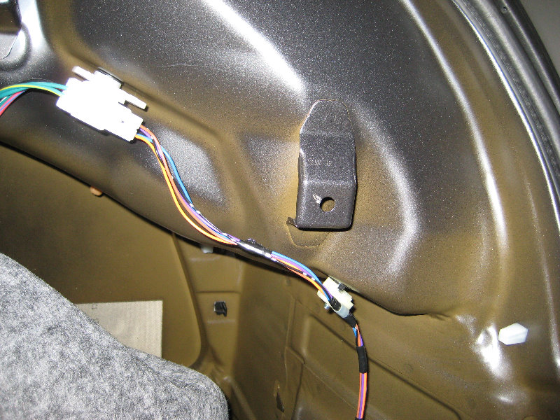 Replacing a brake light bulb 2006 nissan altima