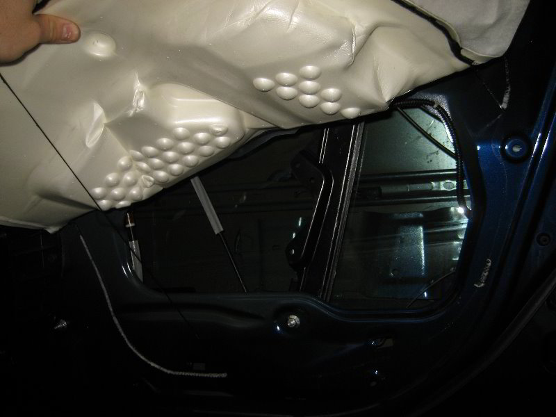 2007-2012-Nissan-Sentra-Interior-Door-Panel-Removal-Guide-031