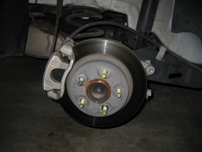 20082012GMChevyMalibuRearBrakePadsReplacementGuide006