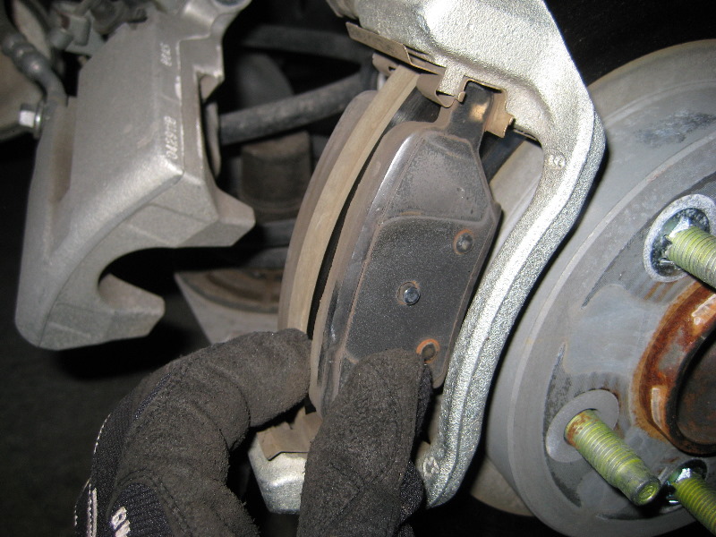 2008-2012-GM-Chevy-Malibu-Rear-Brake-Pads-Replacement-Guide-015