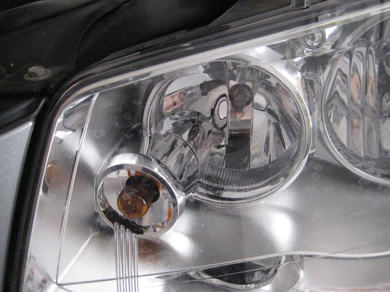 2008-2014-Dodge-Grand-Caravan-Headlight-Bulbs-Replacement-Guide-012