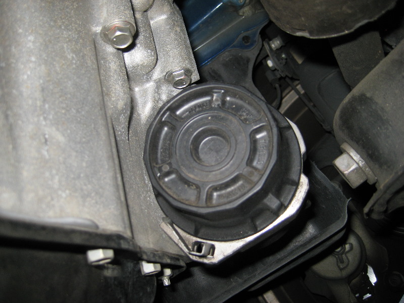 2009-2013-Toyota-Corolla-2ZR-FE-Engine-Oil-Change-Guide-007
