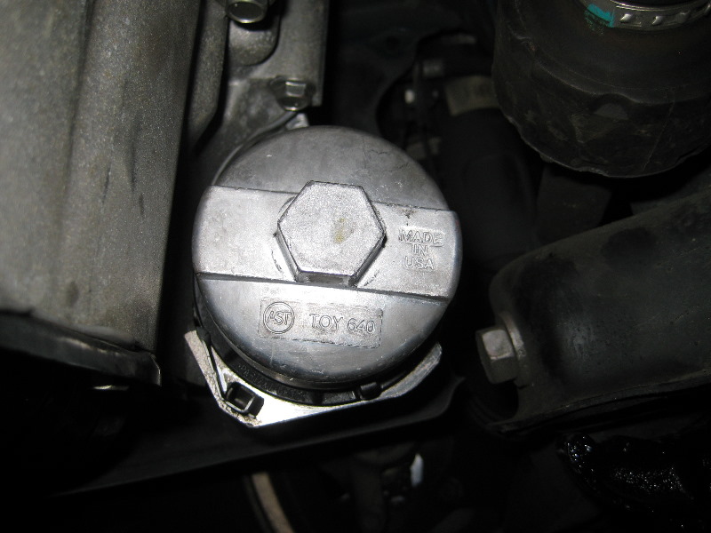 2009-2013-Toyota-Corolla-2ZR-FE-Engine-Oil-Change-Guide-015