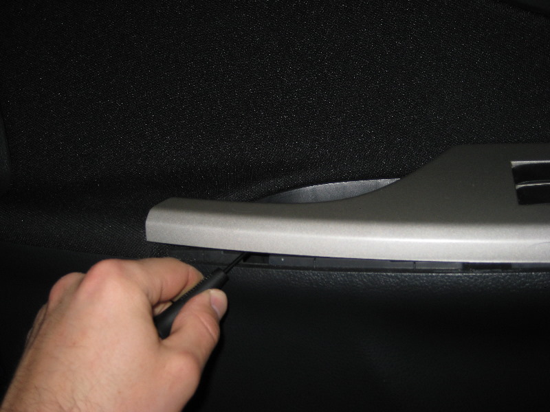 2009-2013-Toyota-Corolla-Interior-Door-Panel-Removal-Guide-014