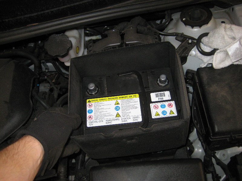 2011-2015-Hyundai-Accent-12V-Car-Battery-Replacement-Guide-020