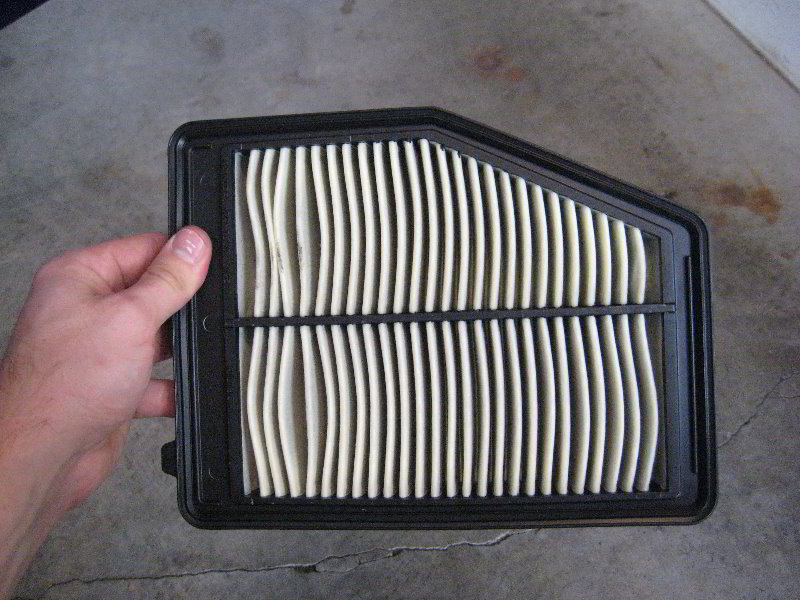 2012-2015-Honda-Civic-Engine-Air-Filter-Replacement-Guide-012