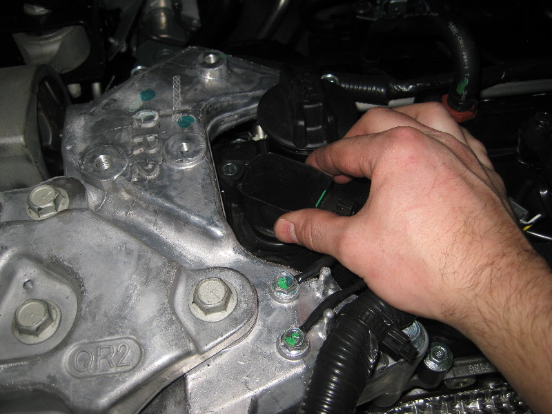 2013-2015-Nissan-Altima-QR25DE-Engine-Spark-Plugs-Replacement-Guide-009