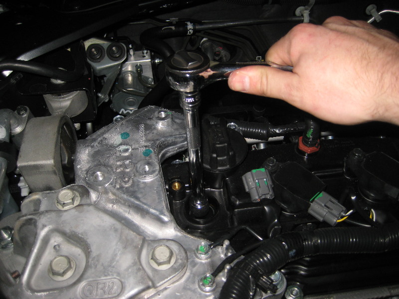 2013-2015-Nissan-Altima-QR25DE-Engine-Spark-Plugs-Replacement-Guide-019