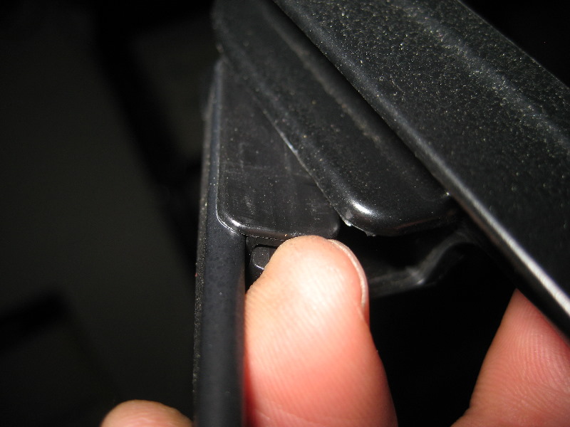 20132015NissanAltimaWindshieldWiperBladesGuide004
