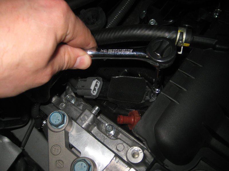 2013-2015-Nissan-Sentra-MRA8DE-Engine-Spark-Plugs-Replacement-Guide-010