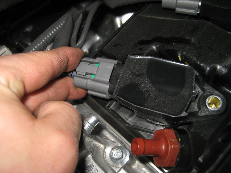 2013-2015-Nissan-Sentra-MRA8DE-Engine-Spark-Plugs-Replacement-Guide-024