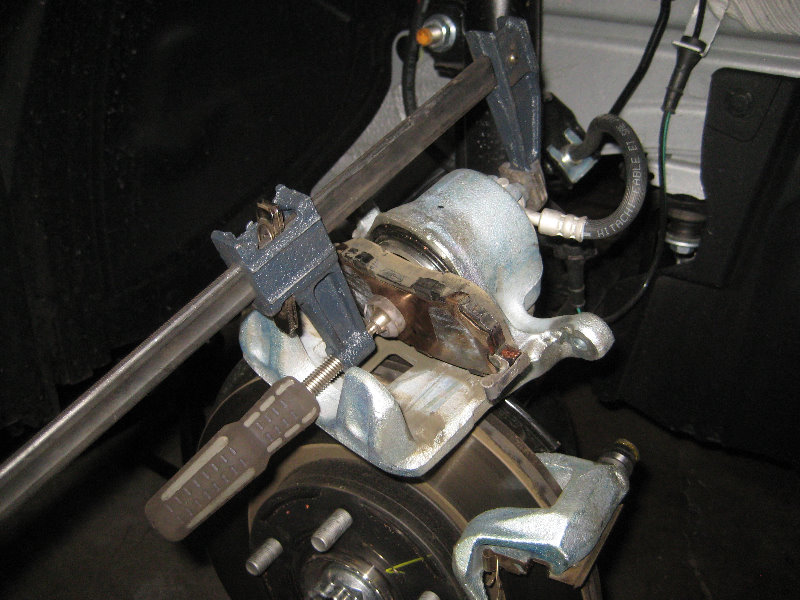 2015 nissan sentra brake pad replacement