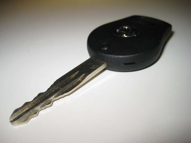 2013-2015-Nissan-Sentra-Key-Fob-Battery-Replacement-Guide-005
