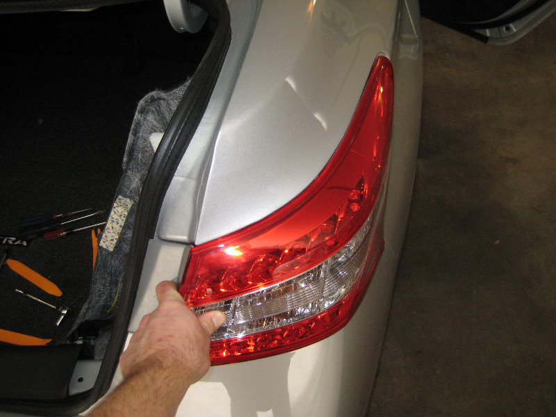2015 Nissan Versa Note Brake Light Bulb Replacement 2015 Nissan Versa Note Brake Light Bulb Replacement