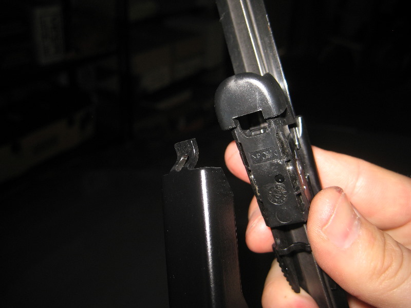 20132016FordFusionWindshieldWindowWiperBladesReplacementGuide008