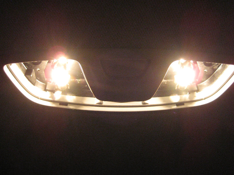 2013-2016-Hyundai-Santa-Fe-Dome-Light-Bulbs-Replacement-Guide-009