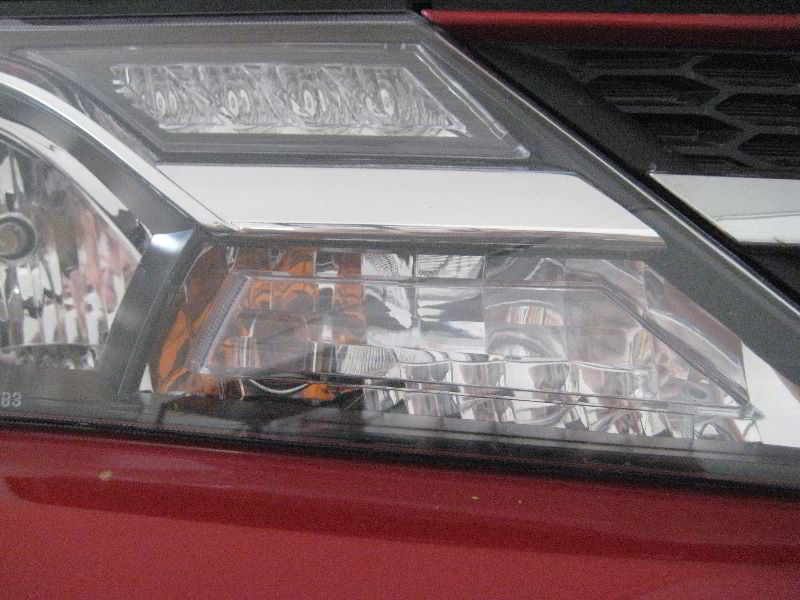 2013-2016-Toyota-RAV4-Headlight-Bulbs-Replacement-Guide-038