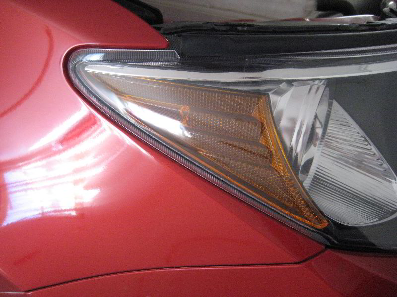 2013-2016-Toyota-RAV4-Headlight-Bulbs-Replacement-Guide-044