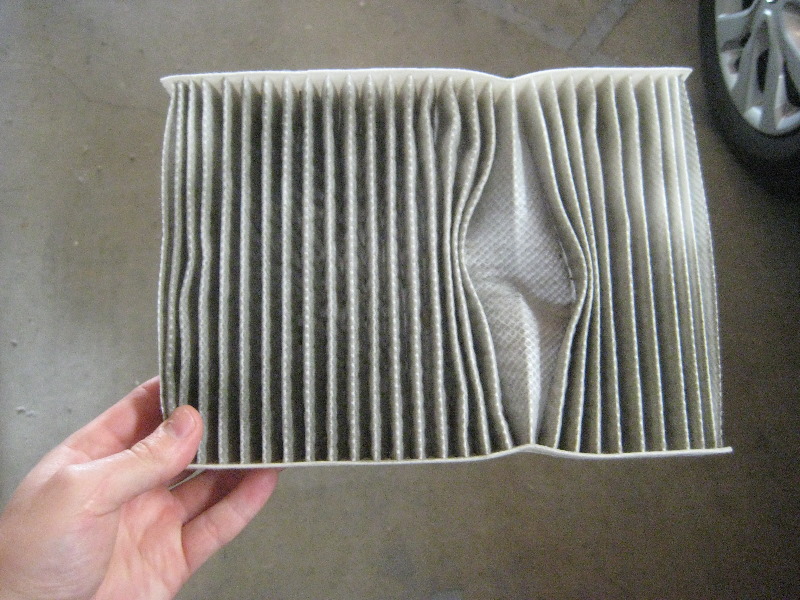 2014-2018-Nissan-Rogue-Cabin-Air-Filter-Replacement-Guide-015