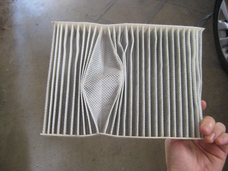 2014-2018-Nissan-Rogue-Cabin-Air-Filter-Replacement-Guide-016