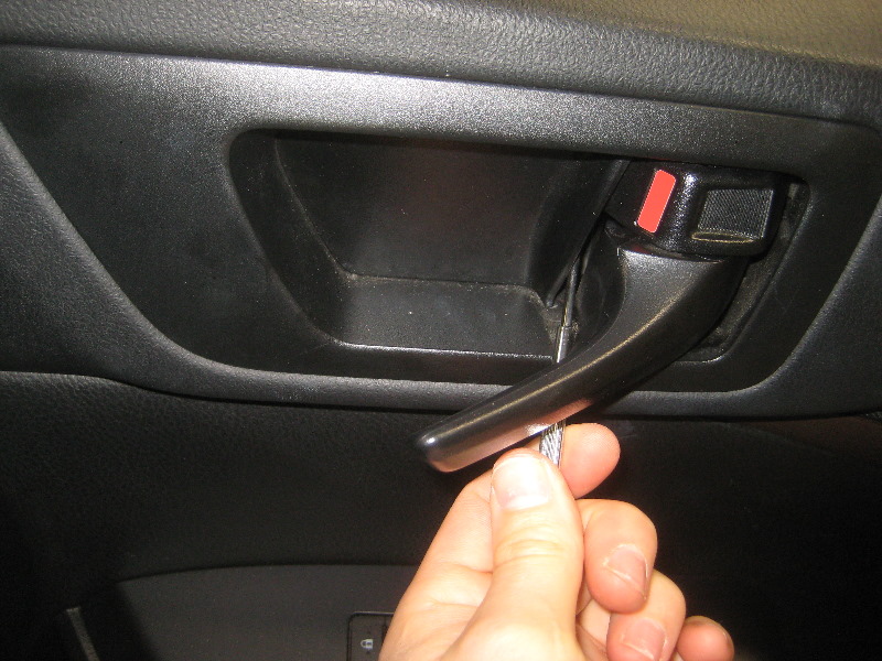 2014-2018-Toyota-Highlander-Interior-Door-Panel-Removal-Speaker-Upgrade-Guide-004