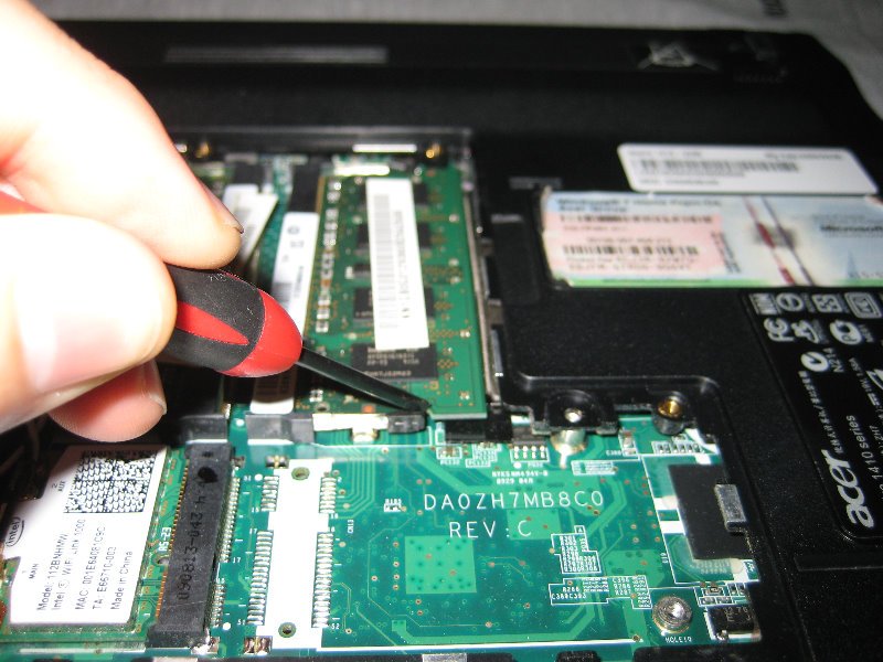 Acer-Aspire-AS1410-RAM-Memory-Upgrade-Guide-009
