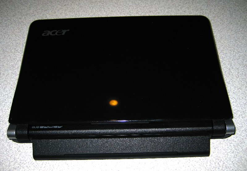 Acer-Aspire-One-10-Inch-Netbook-Review-006