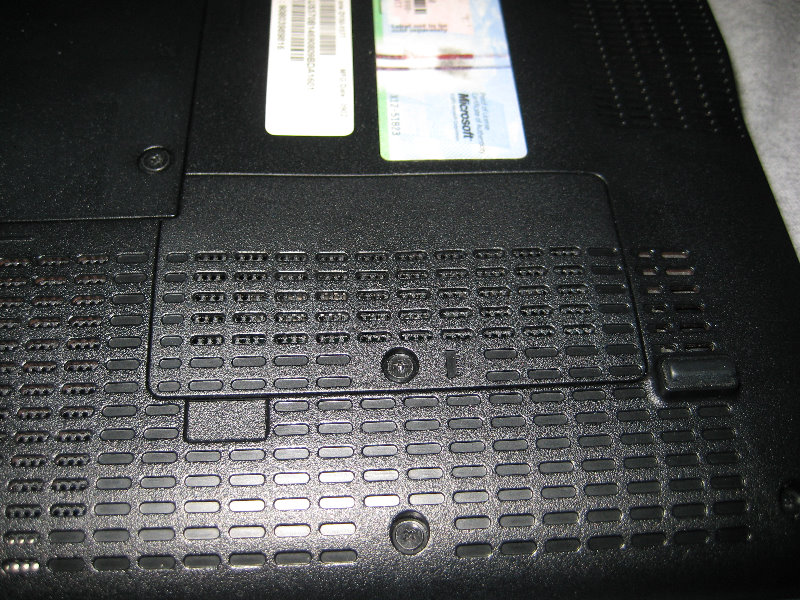 Acer-Aspire-One-Netbook-Hard-Drive-RAM-Upgrade-Guide-026