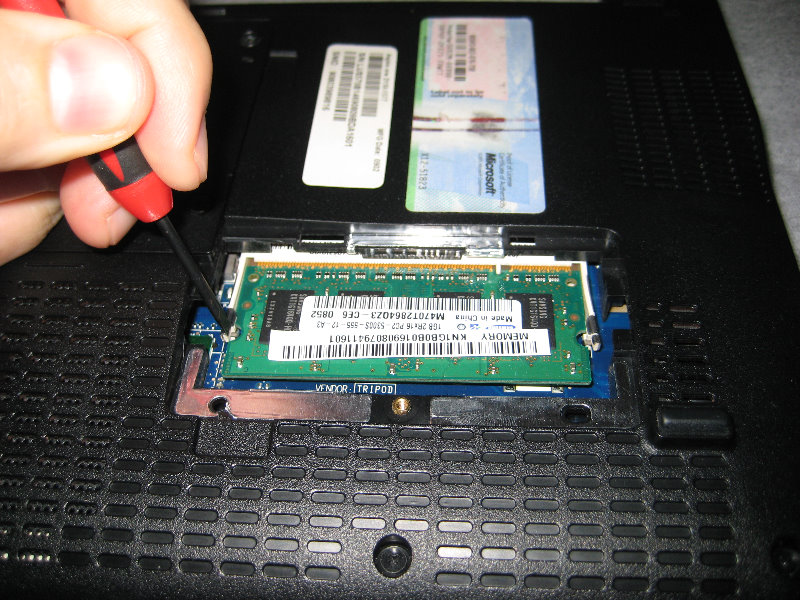 Acer-Aspire-One-Netbook-Hard-Drive-RAM-Upgrade-Guide-032