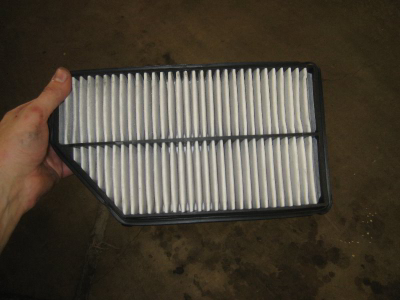 Acura-MDX-Engine-Air-Filter-Replacement-Guide-016