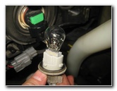 Acura-MDX-Headlight-Bulbs-Replacement-Guide-028
