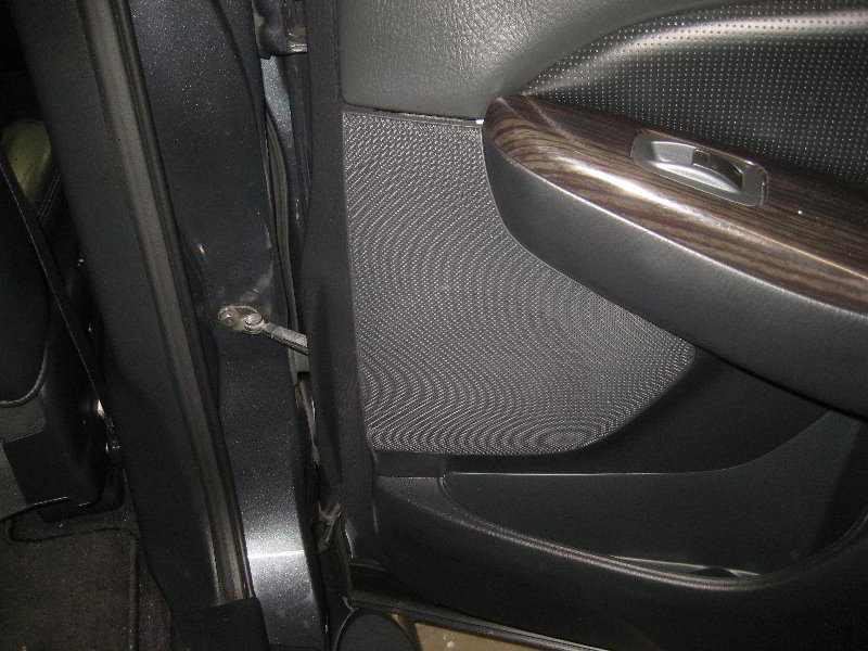 Acura-MDX-Rear-Door-Speaker-Replacement-Guide-024