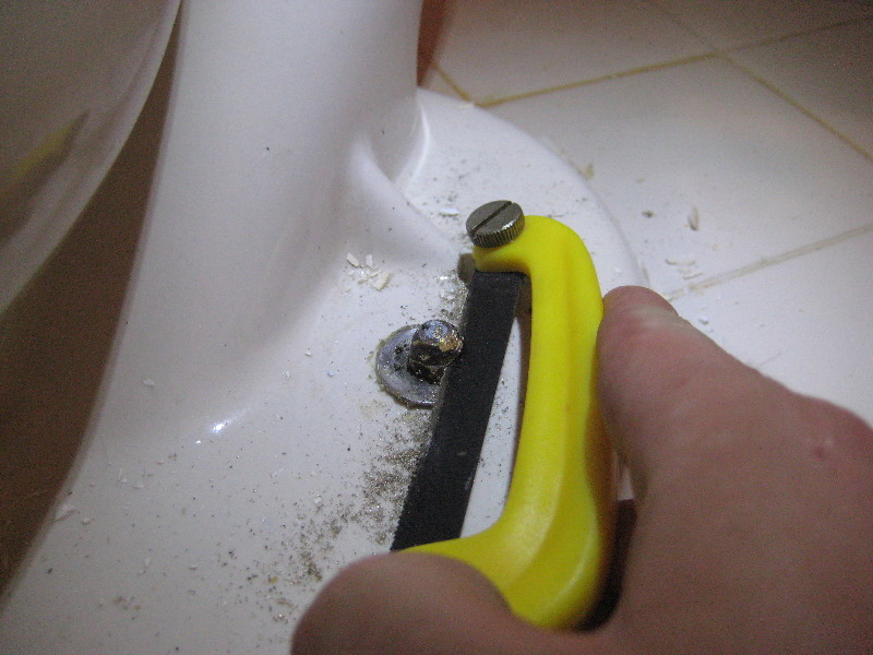 BrokenPlasticToiletFlangeReplacementGuide009