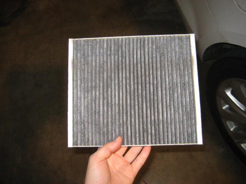 Buick-LaCrosse-Cabin-Air-Filter-Replacement-Guide-032