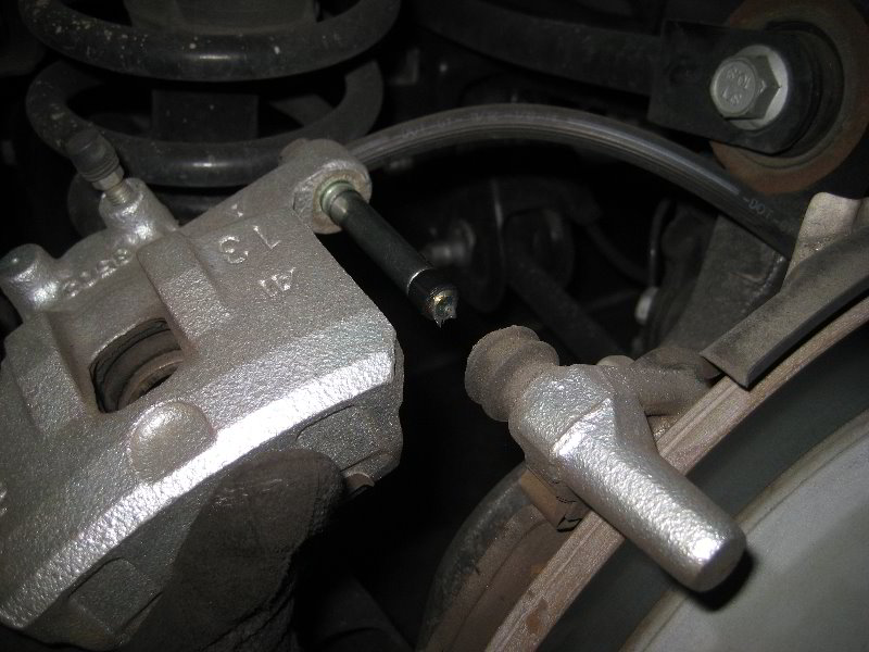 Chrysler-200-Rear-Disc-Brake-Pads-Replacement-Guide-010