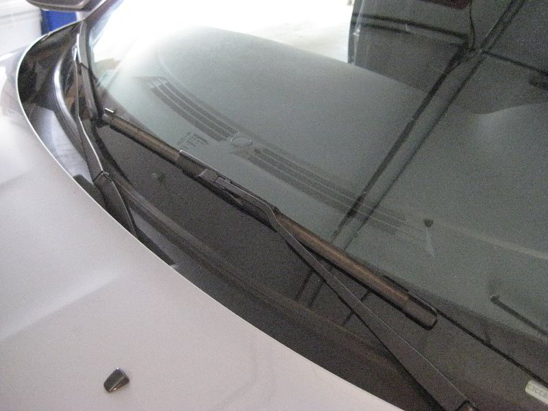 Chrysler200WindshieldWiperBladesReplacementGuide018