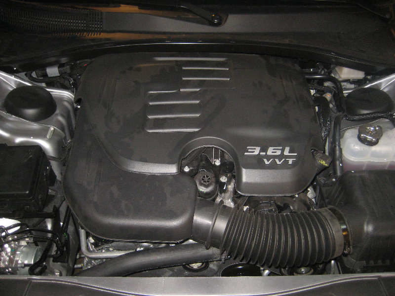 Chrysler-300-Pentastar-V6-Engine-Serpentine-Belt-Replacement-Guide-001