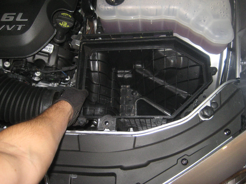 Chrysler-300-Pentastar-V6-Engine-Serpentine-Belt-Replacement-Guide-013