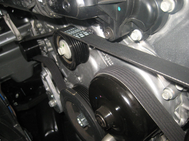 Chrysler-300-Pentastar-V6-Engine-Serpentine-Belt-Replacement-Guide-037