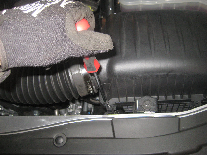 Chrysler-300-Pentastar-V6-Engine-Serpentine-Belt-Replacement-Guide-051