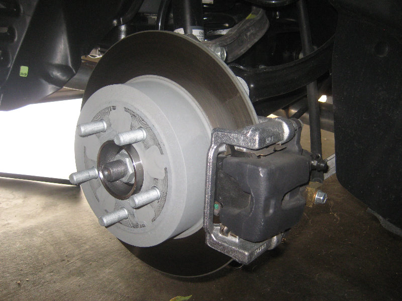 Chrysler-300-Rear-Disc-Brake-Pads-Replacement-Guide-007