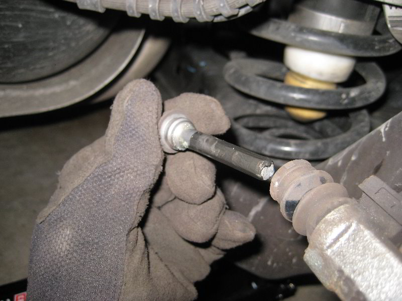 ChryslerTownandCountryRearBrakePadsReplacementGuide017