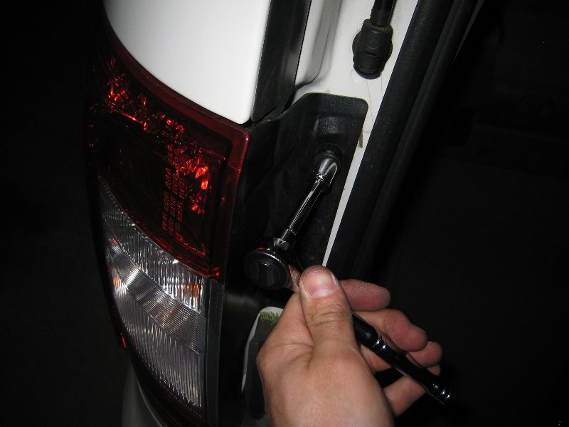 Chrysler-Town-and-Country-Tail-Light-Bulbs-Replacement-Guide-022