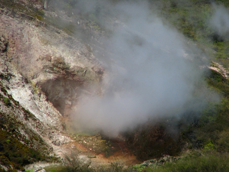 Craters-of-the-Moon-Geothermal-Walk-Taupo-New-Zealand-071