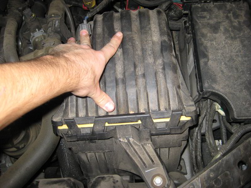 Dodge-Avenger-I4-Engine-Air-Filter-Replacement-Guide-012
