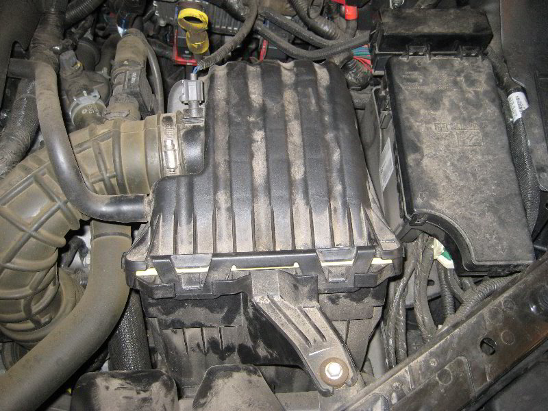 Dodge-Avenger-I4-Engine-Air-Filter-Replacement-Guide-015